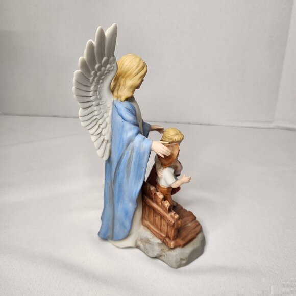 Vintage Guardian Angel 1995 HOMCO #8772 EUC 8" H x 4.5" L x 3" W - Picture 5 of 9